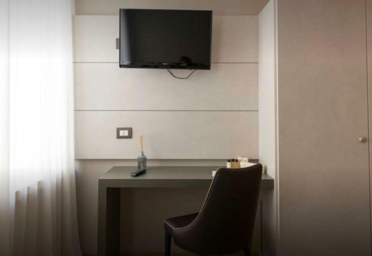 Accademia 21 Bed and Breakfast Mantova Exteriör bild